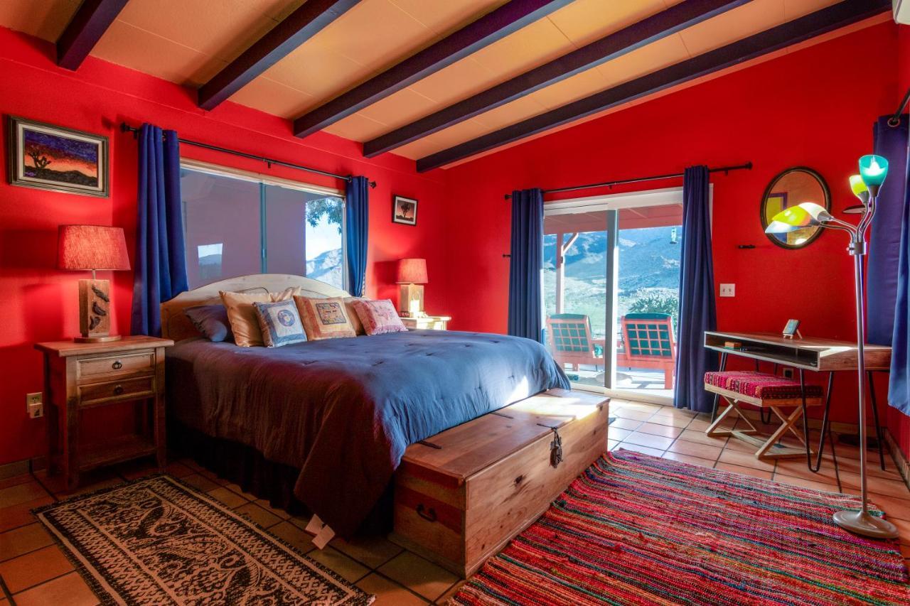 Chuck'S Cabin In A Joshua Tree Community トウェンティナイン・パームズ エクステリア 写真
