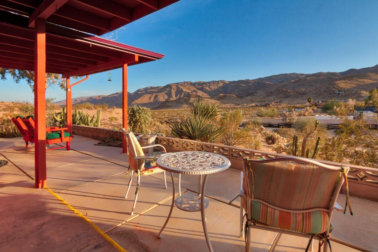 Chuck'S Cabin In A Joshua Tree Community トウェンティナイン・パームズ エクステリア 写真